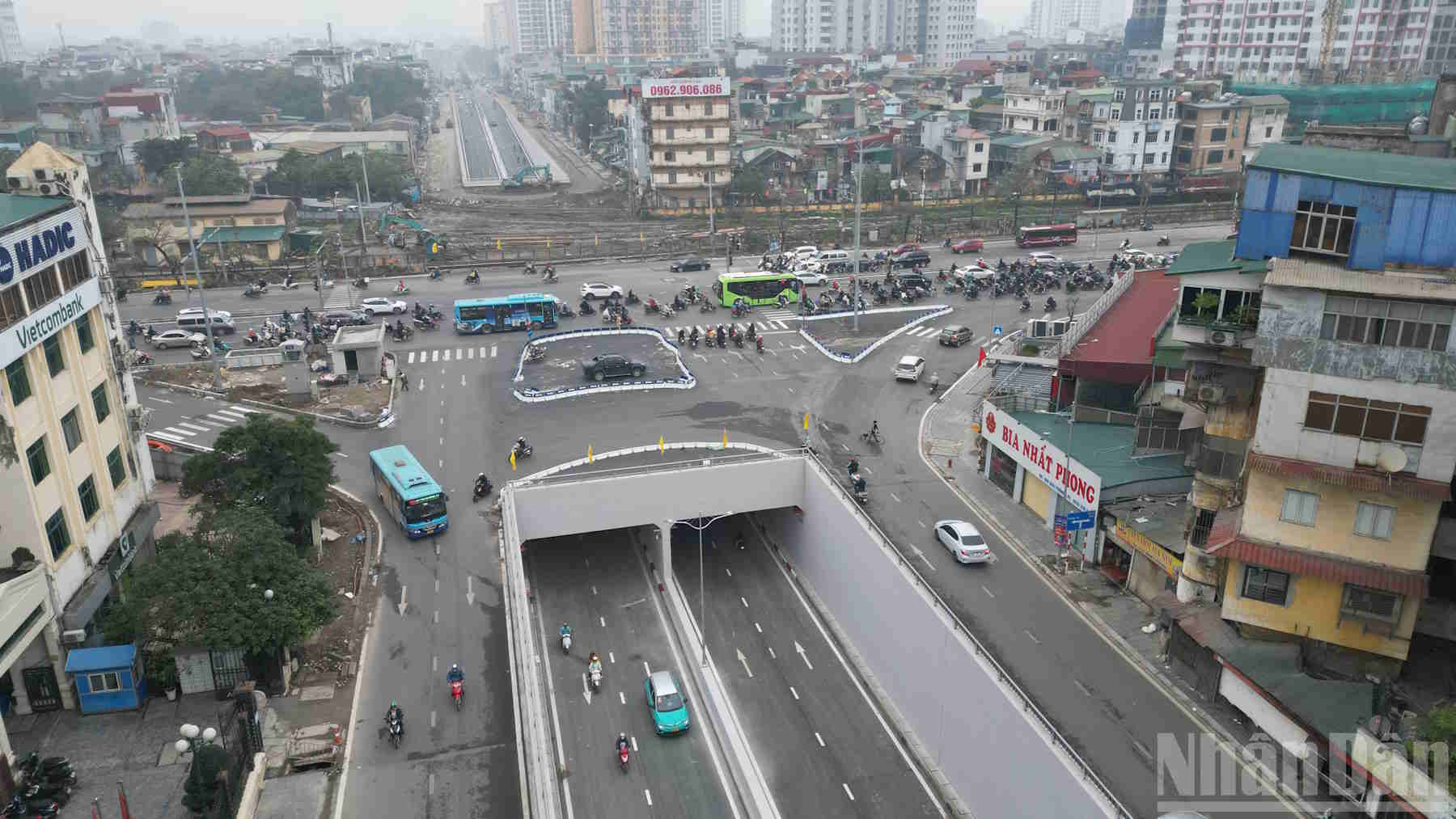 Toàn cảnh hầm chui Kim Đồng - Giải Phóng nhìn từ trên cao sau khi thông xe